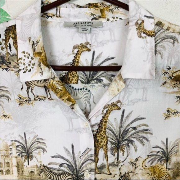 ALLSAINTS Shortsleeved Crop Top with tie front design. Montessori mom zoo outfit - Picture 9 of 10